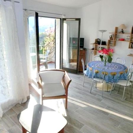 Studio A Theoule Sur Mer A 400 M De La Plage Avec Vue Sur La Mer Terrasse Amenagee Et Wifi Lägenhet Exteriör bild