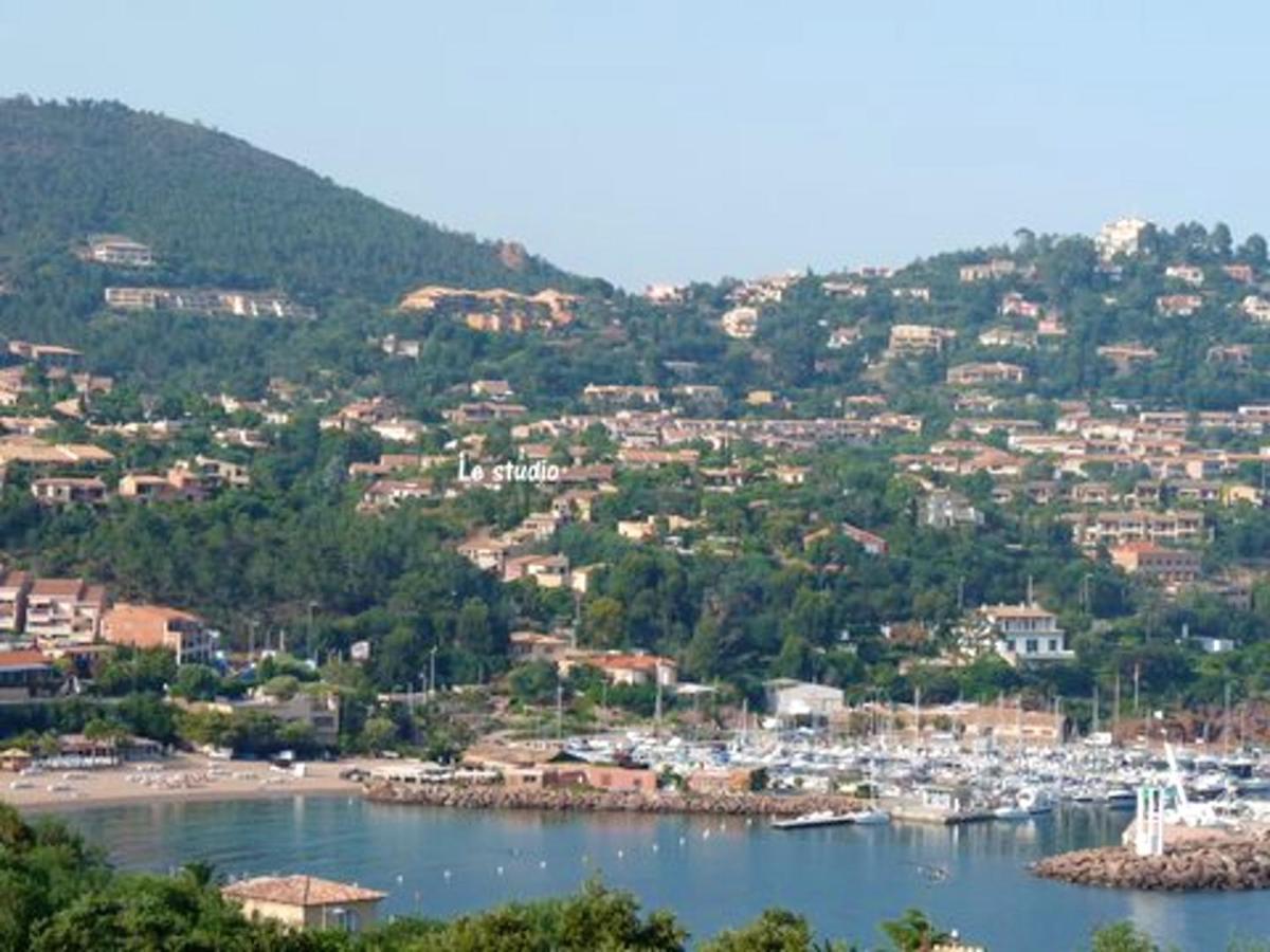Studio A Theoule Sur Mer A 400 M De La Plage Avec Vue Sur La Mer Terrasse Amenagee Et Wifi Lägenhet Exteriör bild